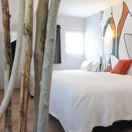 Logis Hotel L'Ayguelade Bielle Esterno foto