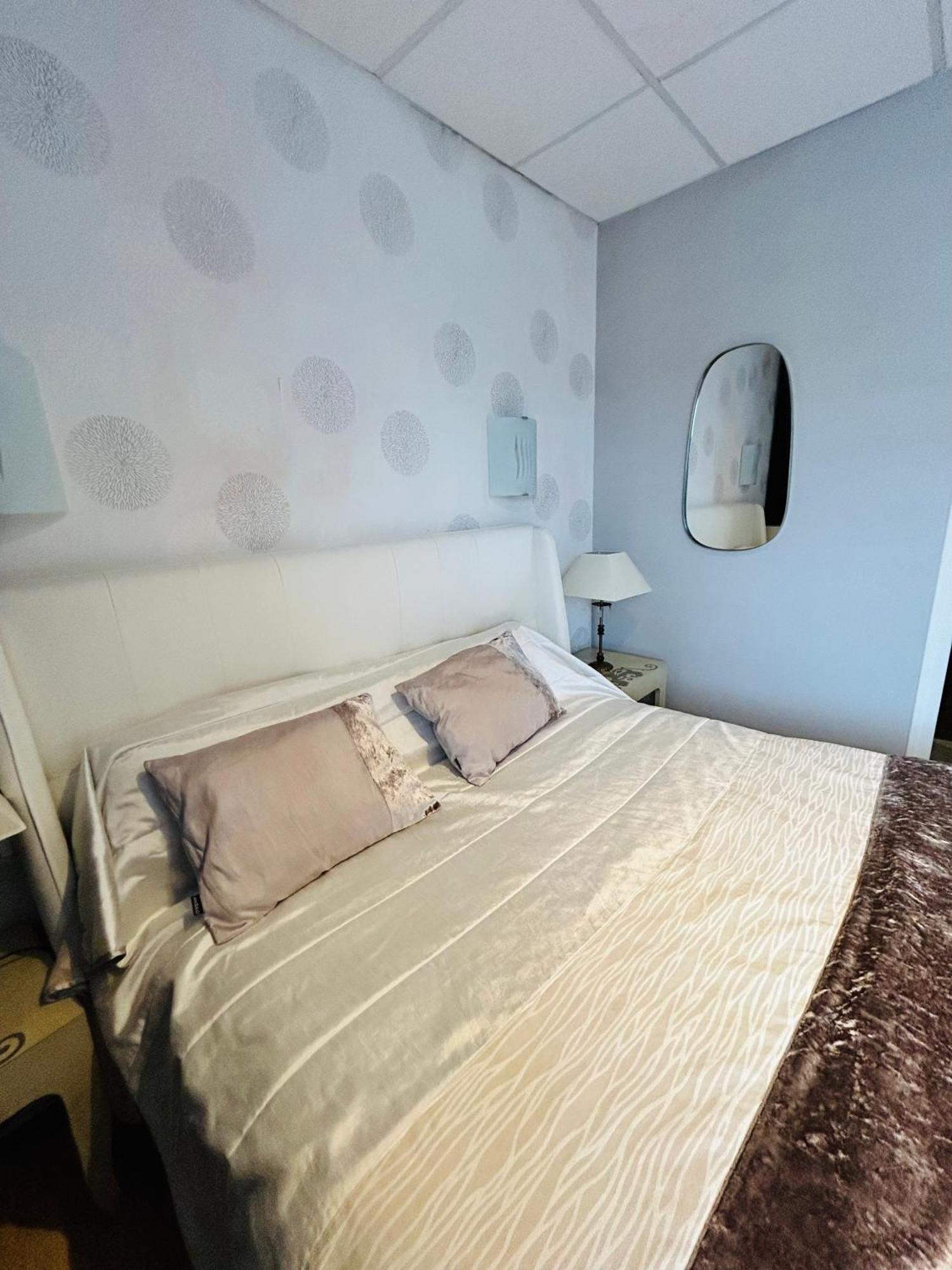 Logis Hotel L'Ayguelade Bielle Esterno foto