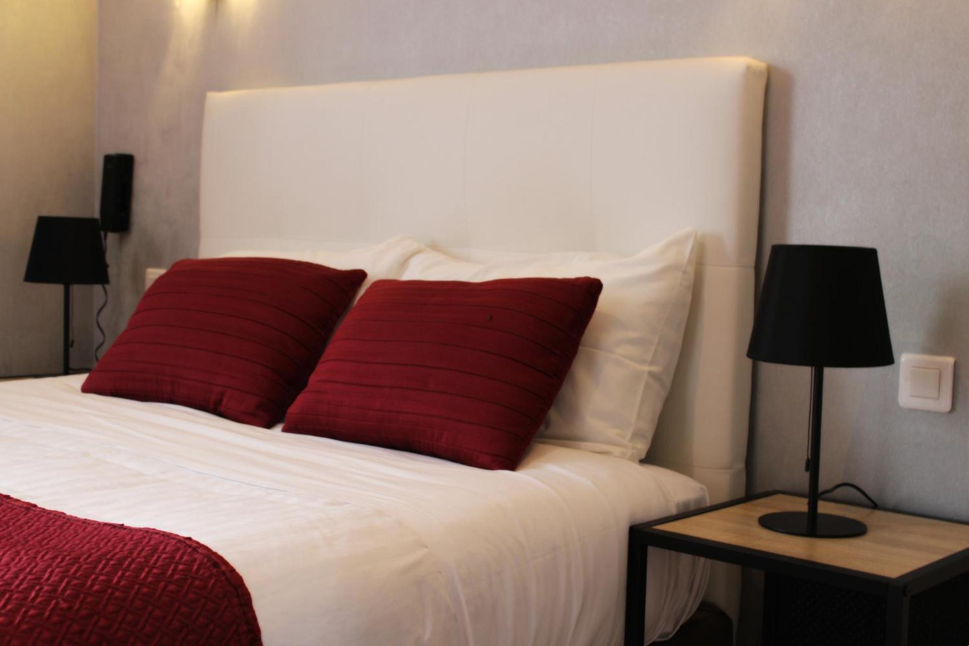 Logis Hotel L'Ayguelade Bielle Esterno foto