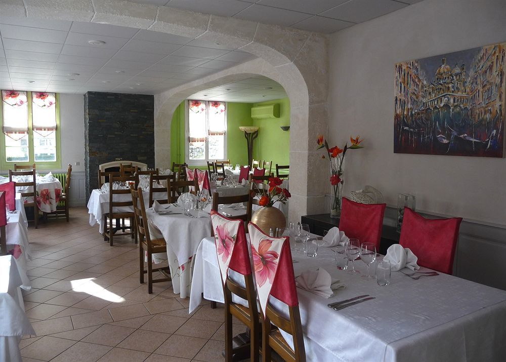 Logis Hotel L'Ayguelade Bielle Esterno foto