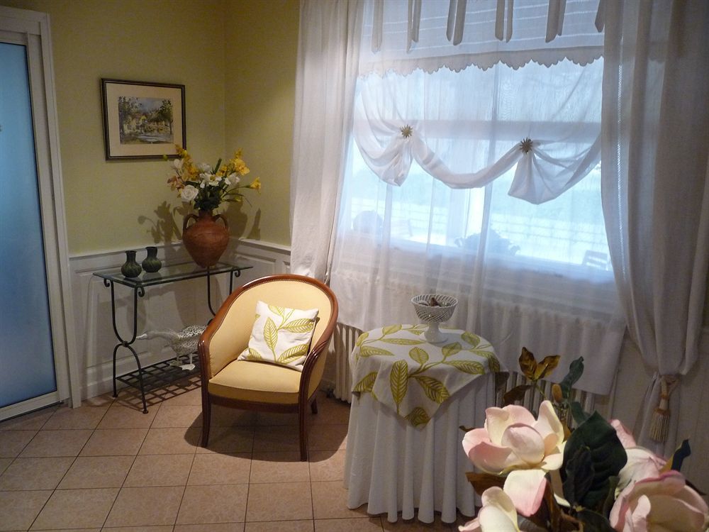 Logis Hotel L'Ayguelade Bielle Esterno foto