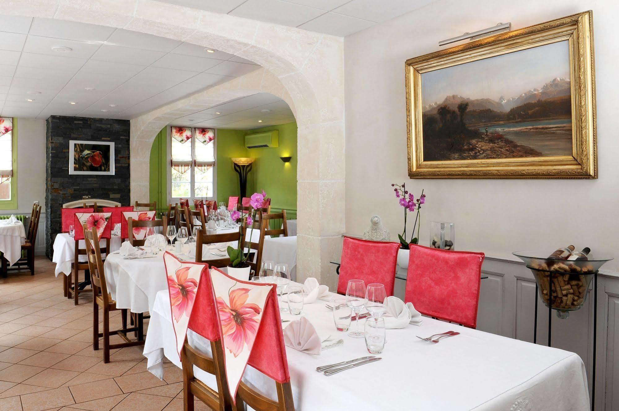 Logis Hotel L'Ayguelade Bielle Esterno foto