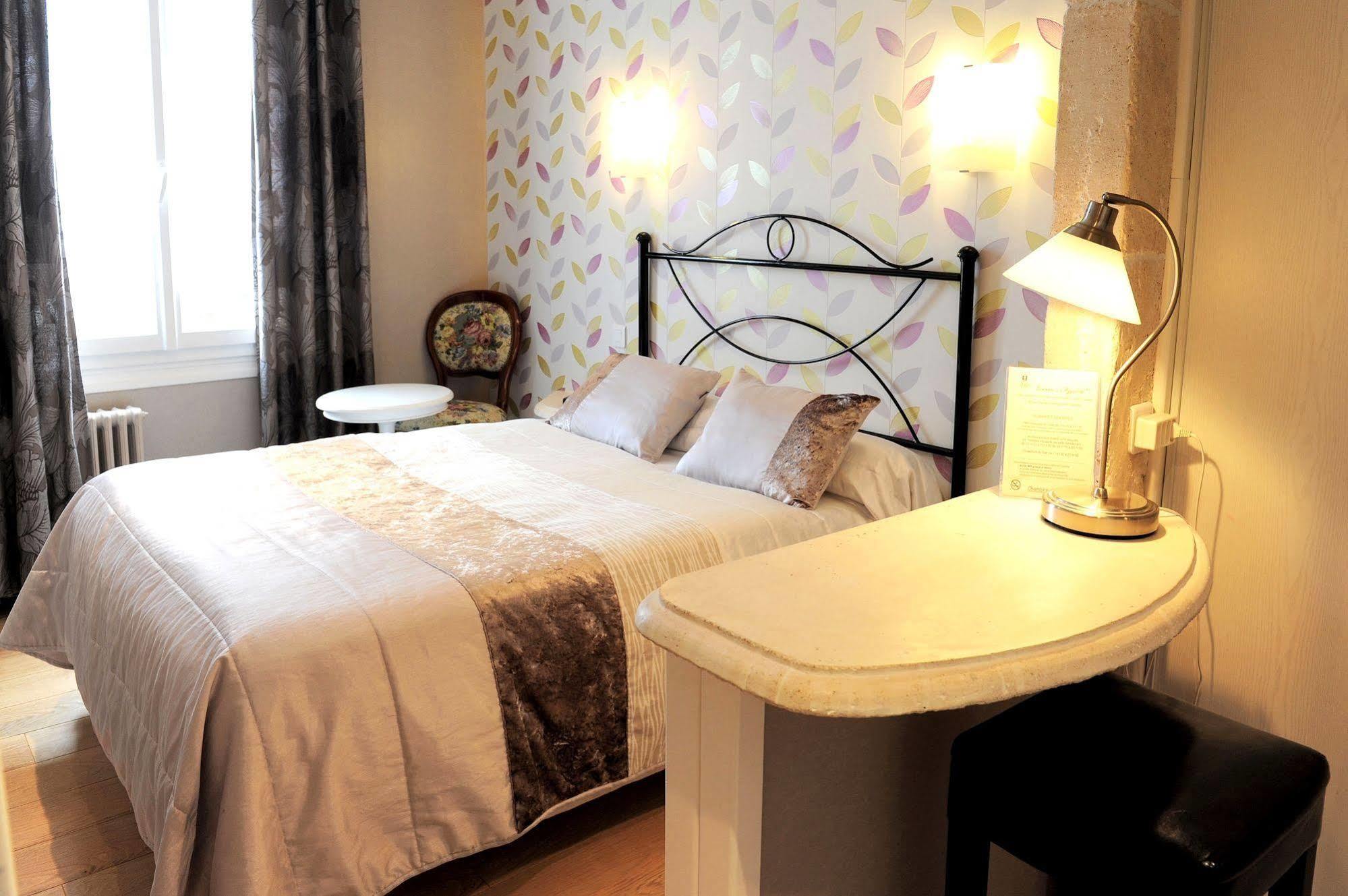 Logis Hotel L'Ayguelade Bielle Esterno foto