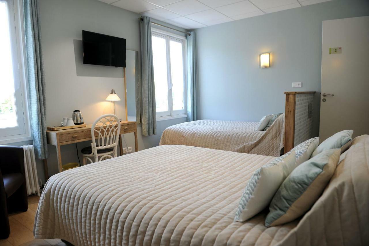 Logis Hotel L'Ayguelade Bielle Esterno foto